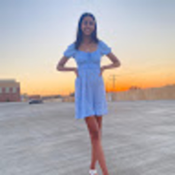 Meet your Posher, Arielle - Picture 1 of 1